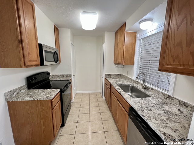Listing photo id 4 for 734 Rosewood