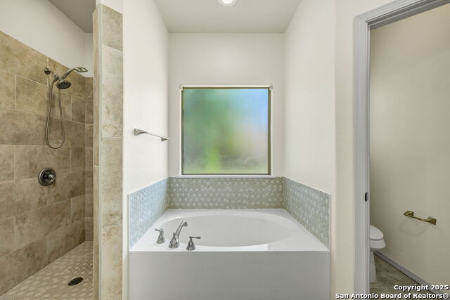 Listing photo id 28 for 913 Long Mdw