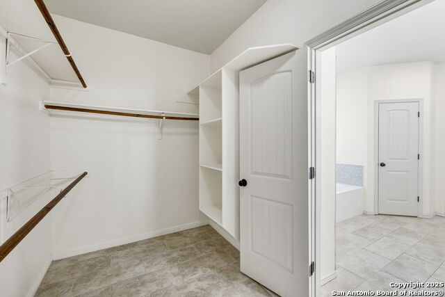 Listing photo id 30 for 913 Long Mdw