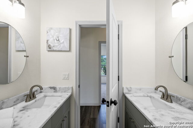 Listing photo id 36 for 913 Long Mdw