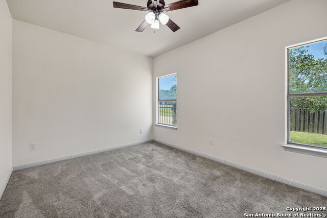 Listing photo id 38 for 913 Long Mdw