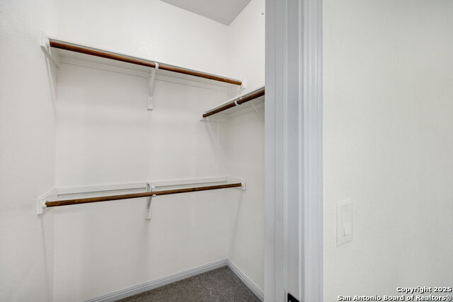 Listing photo id 40 for 913 Long Mdw