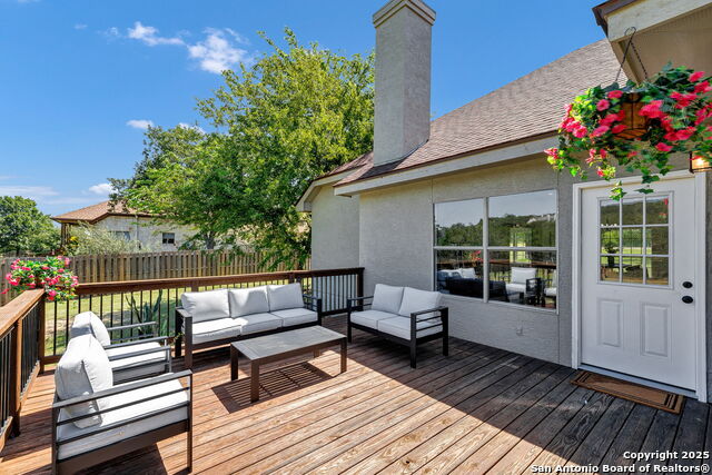 Listing photo id 41 for 913 Long Mdw