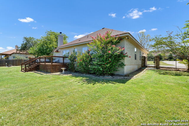 Listing photo id 45 for 913 Long Mdw