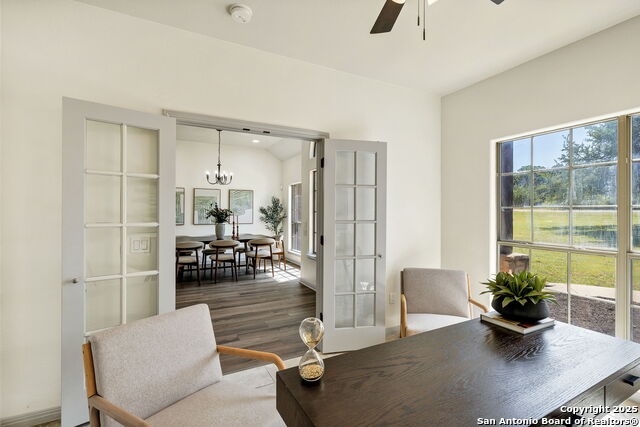 Listing photo id 7 for 913 Long Mdw