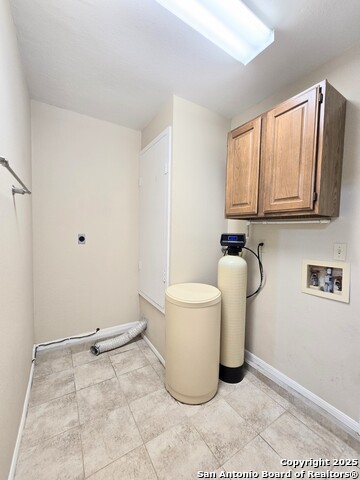 Image 16 of 28 For 8706 Collingwood