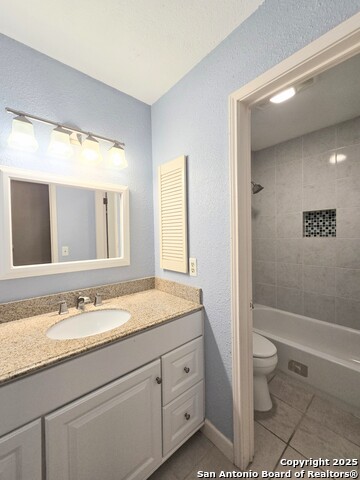 Image 21 of 28 For 8706 Collingwood