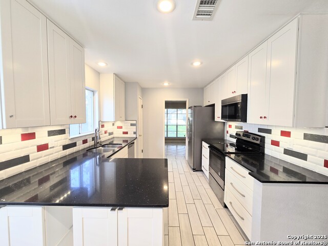 Image 7 of 28 For 8706 Collingwood
