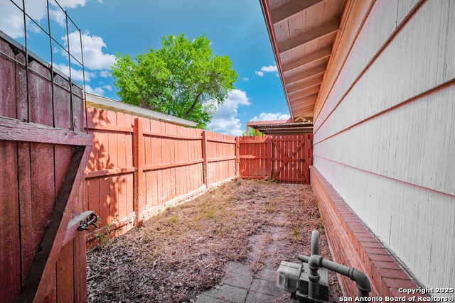 Image 33 of 37 For 1502 Montview