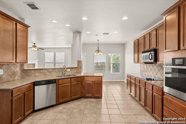 Listing photo id 19 for 128 Sage Cyn