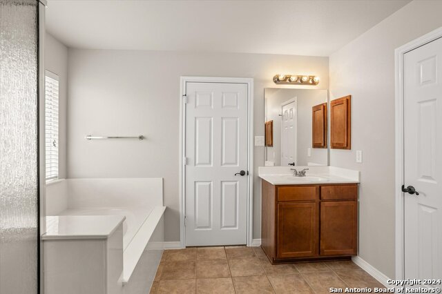 Listing photo id 31 for 128 Sage Cyn