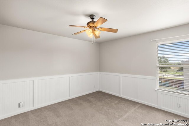 Listing photo id 34 for 128 Sage Cyn