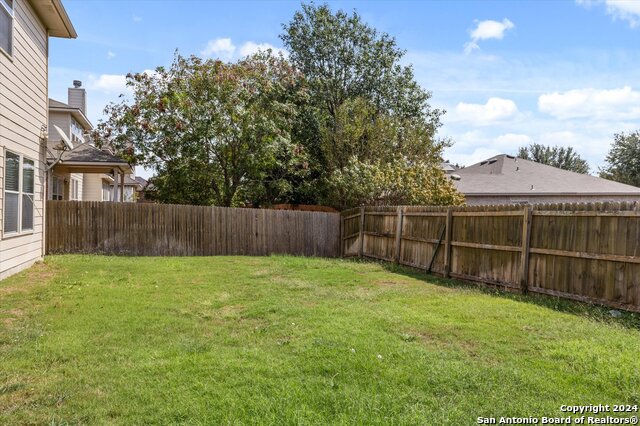 Listing photo id 41 for 128 Sage Cyn