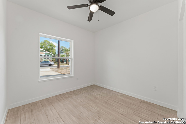 Image 17 of 26 For 212 Cooper St