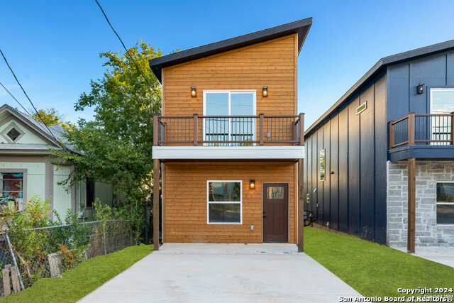 Image 4 of 26 For 212 Cooper St