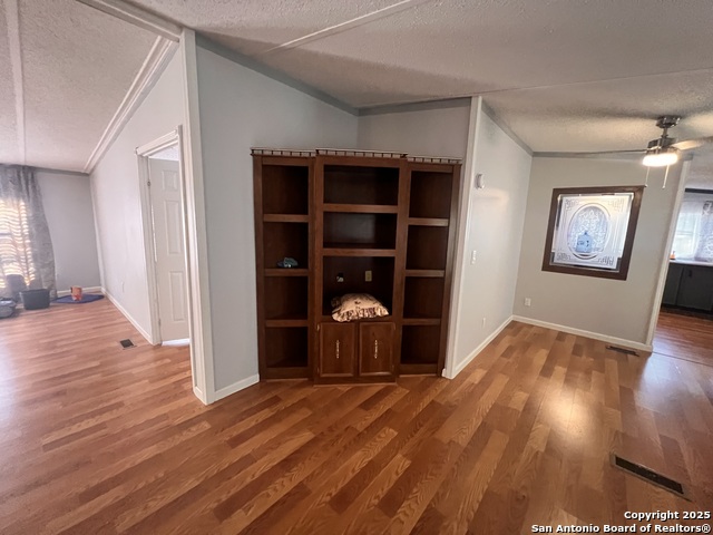 Image 9 of 27 For 7614 Von Ormy