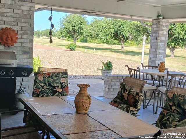 Listing photo id 11 for 7445 Golf Drive