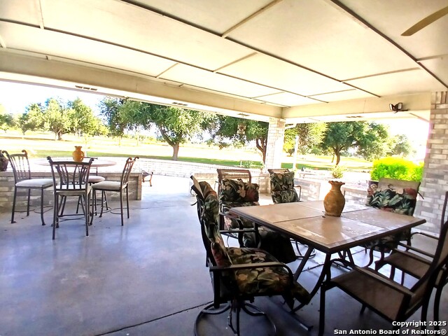 Listing photo id 12 for 7445 Golf Drive