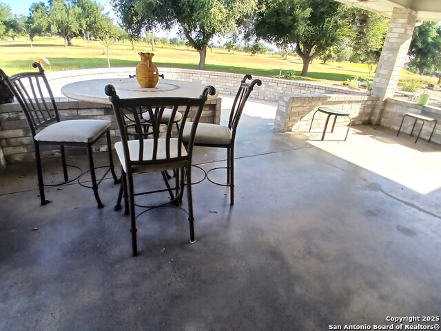 Listing photo id 13 for 7445 Golf Drive