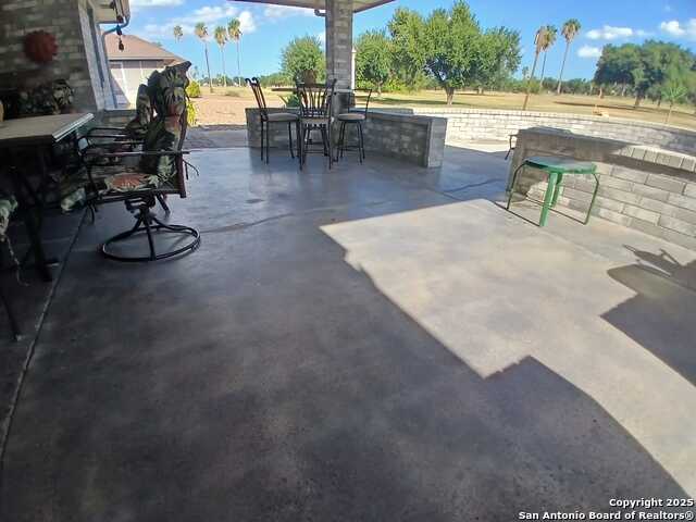 Listing photo id 14 for 7445 Golf Drive