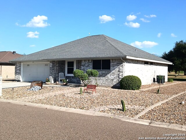 Listing photo id 1 for 7445 Golf Drive