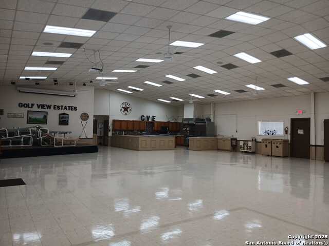 Listing photo id 34 for 7445 Golf Drive
