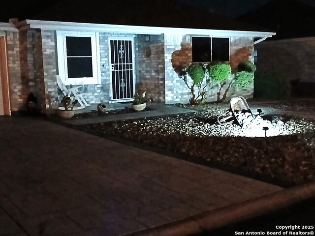 Listing photo id 4 for 7445 Golf Drive