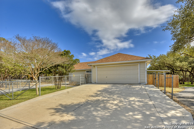 Listing photo id 16 for 4200 Havenrock