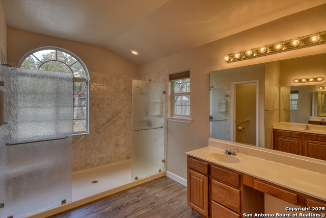 Listing photo id 33 for 4200 Havenrock
