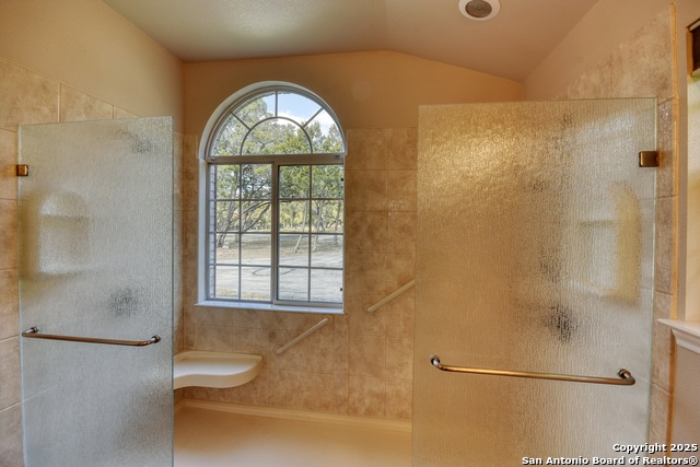 Listing photo id 35 for 4200 Havenrock
