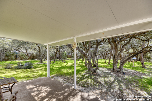 Listing photo id 44 for 4200 Havenrock