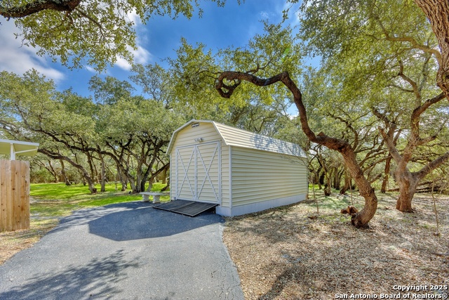 Listing photo id 47 for 4200 Havenrock