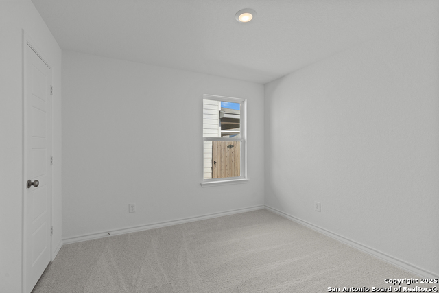 Listing photo id 20 for 862 Bluegrass Point