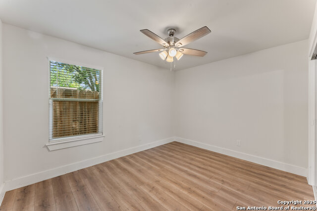 Listing photo id 9 for 111 Young W