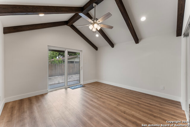 Listing photo id 12 for 111 Young W
