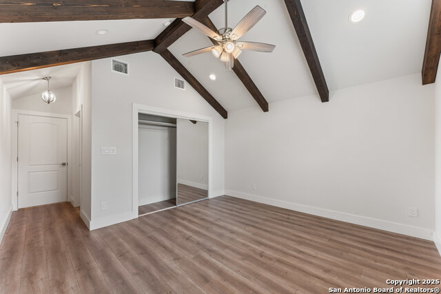 Listing photo id 23 for 111 Young W