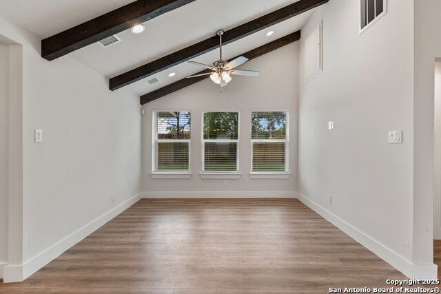 Listing photo id 26 for 111 Young W