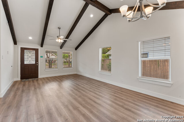 Listing photo id 27 for 111 Young W
