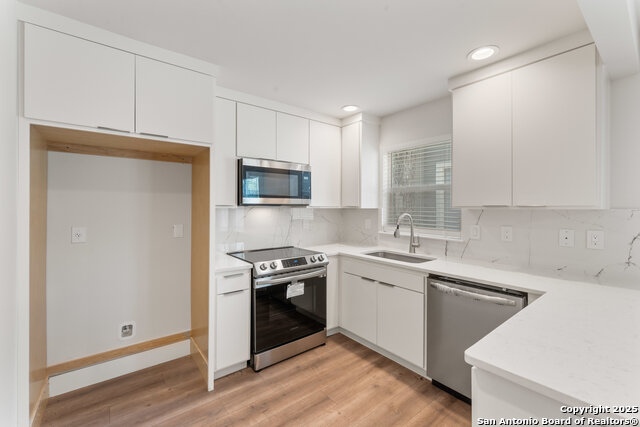 Listing photo id 2 for 111 Young W