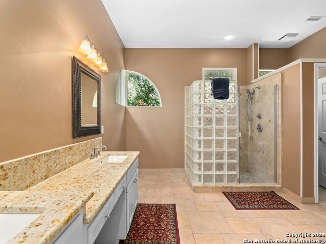 Image 20 of 29 For 31 Inwood Manor