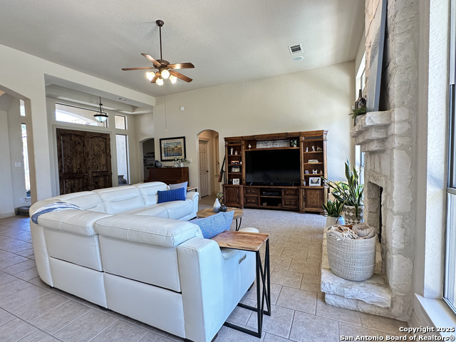 Image 14 of 48 For 1206 Via Milano