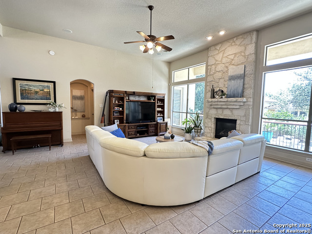 Image 5 of 48 For 1206 Via Milano