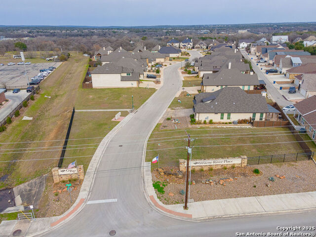 Image 10 of 28 For 917 Gruene Place