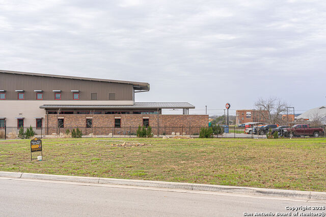 Image 17 of 28 For 917 Gruene Place