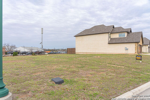 Image 20 of 28 For 917 Gruene Place