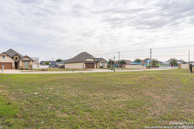 Image 7 of 28 For 917 Gruene Place