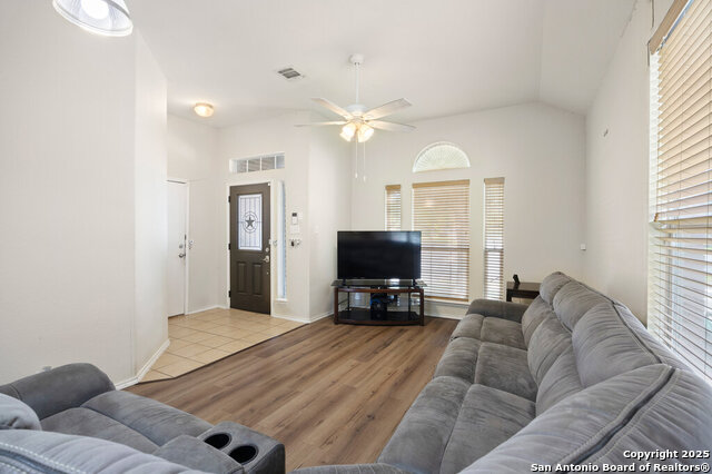 Image 3 of 26 For 5704 Mahogany Bay