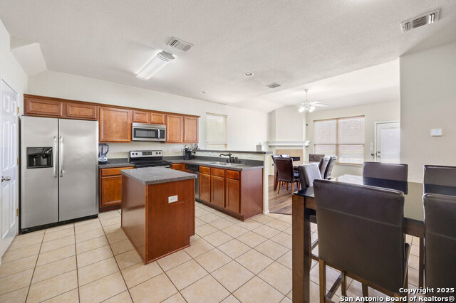 Image 5 of 26 For 5704 Mahogany Bay