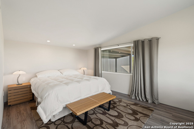 Image 11 of 40 For 370 Gray Wolf