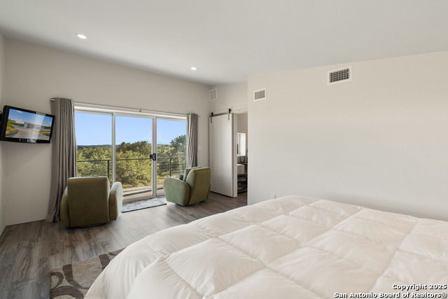 Image 12 of 40 For 370 Gray Wolf